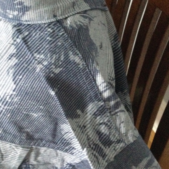 Tommy Bahama Pixel Palms Men’s Camp Shirt.  New - Picture 5 of 11